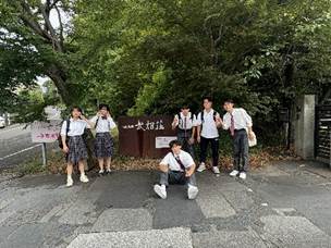 公園にいる人たち  AI 生成コンテンツは誤りを含む可能性があります。