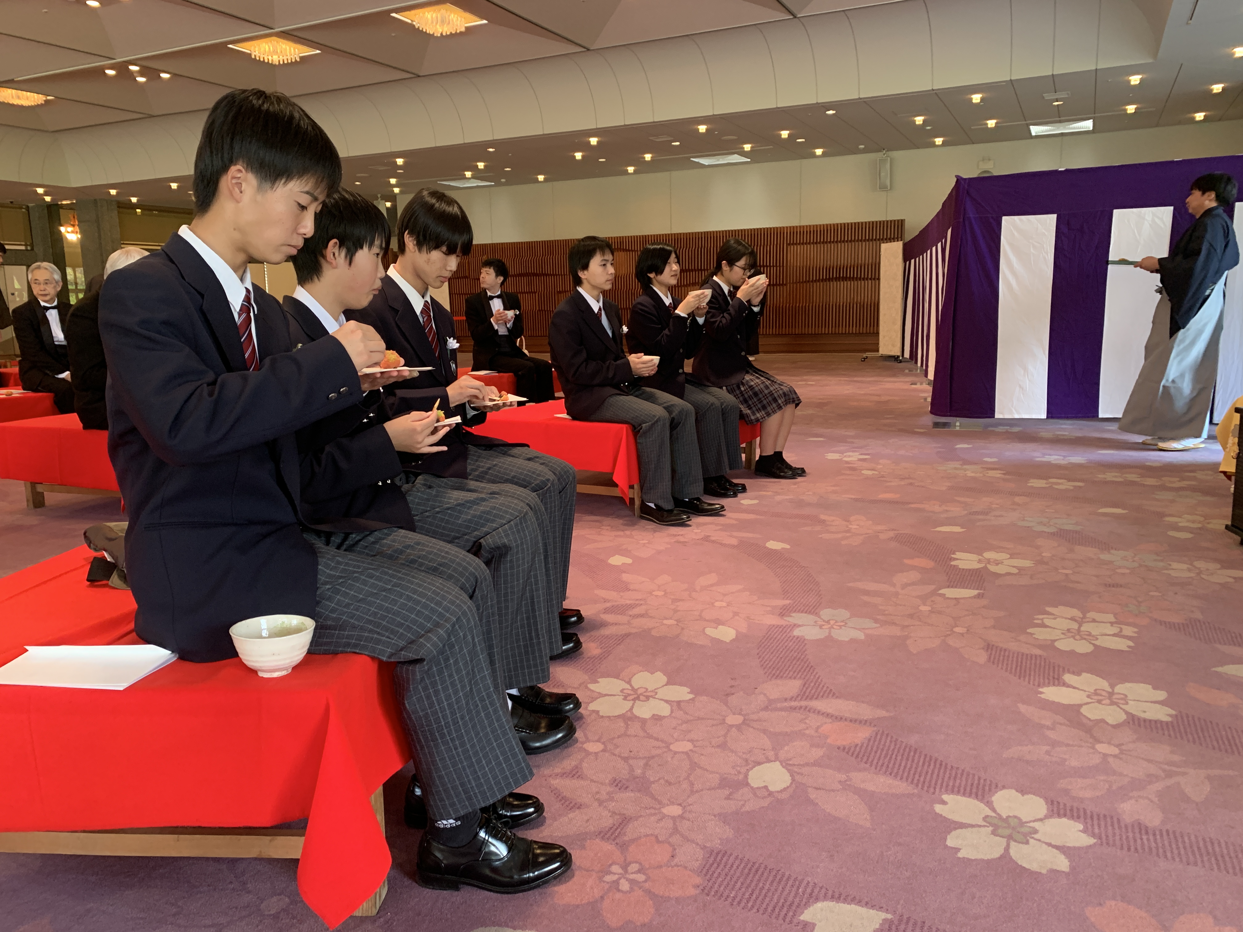 20251110_044937670_iOS